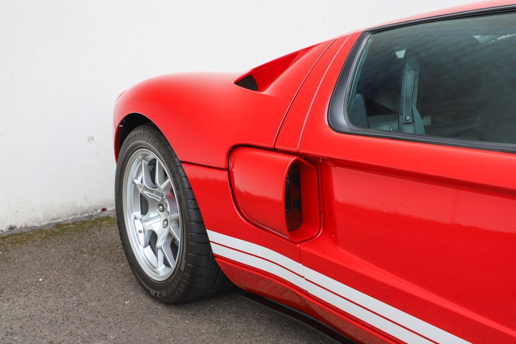 Used 2006 Ford GT RWD image 69