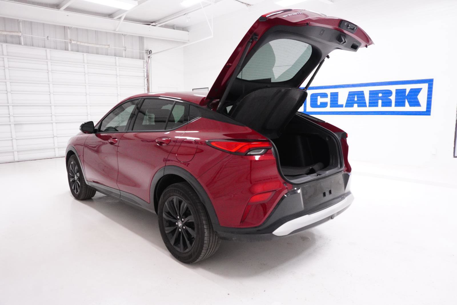 Used 2024 Buick Envista Sport Touring w/ Convenience II Package image 9