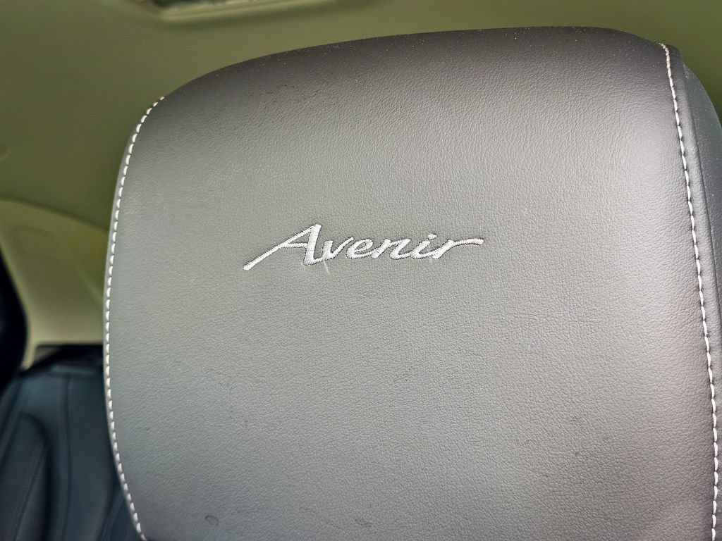 Used 2021 Buick Envision Avenir AWD/4WD image 19