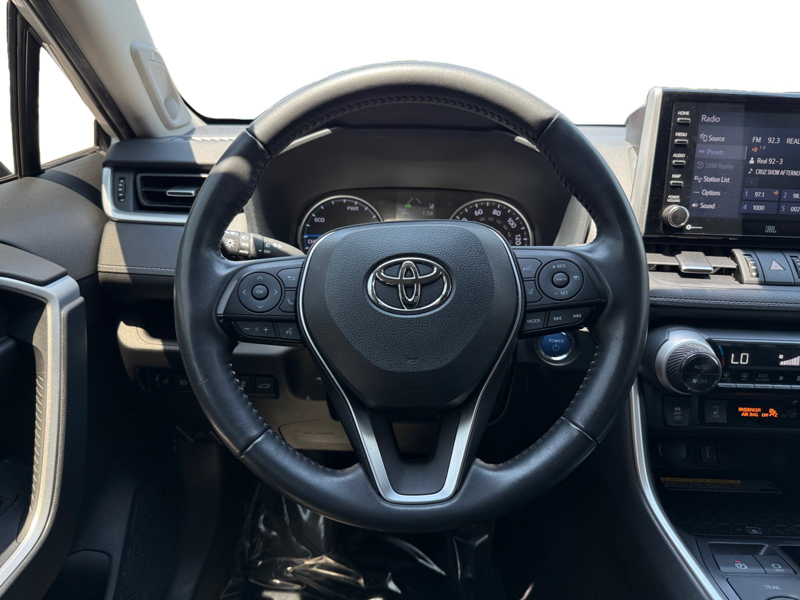 Used 2021 Toyota RAV4 XLE Premium image 12