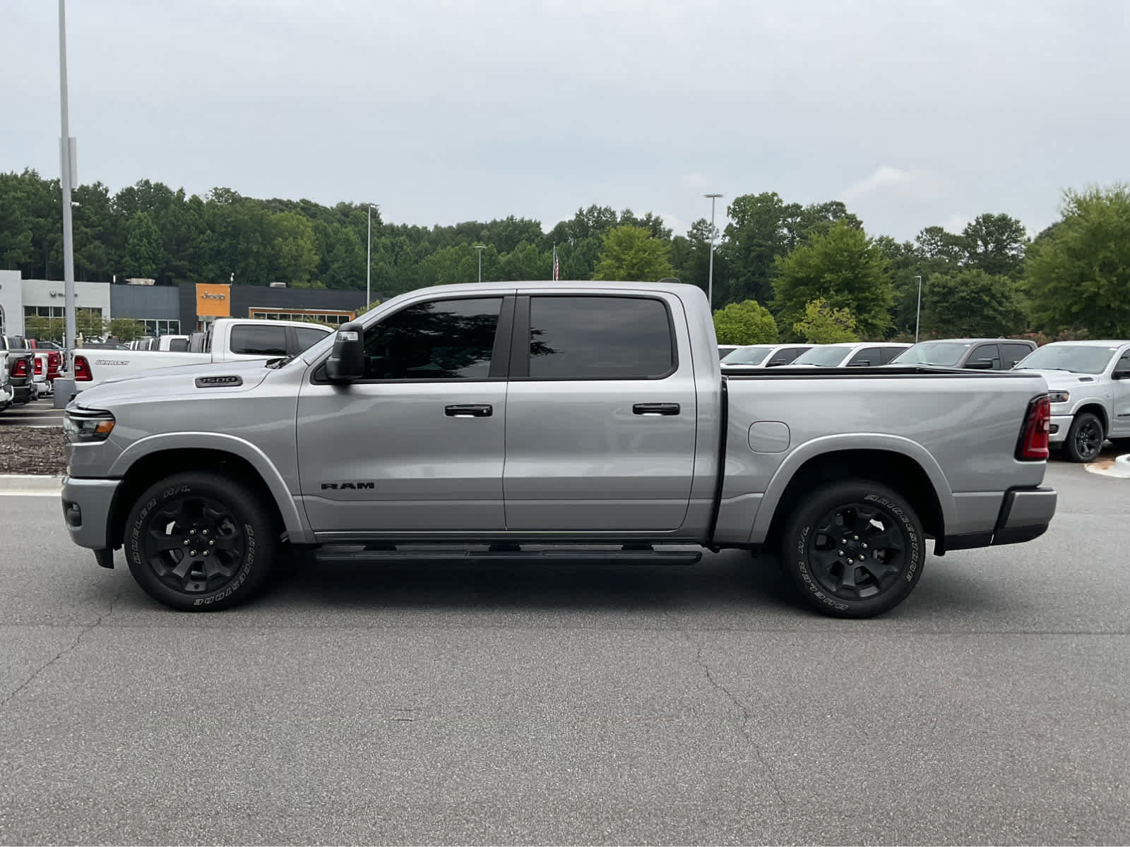 Used 2025 RAM 1500 Big Horn AWD/4WD image 2