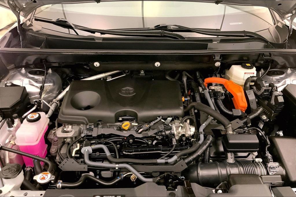 Used 2023 Toyota RAV4 XLE Premium image 9