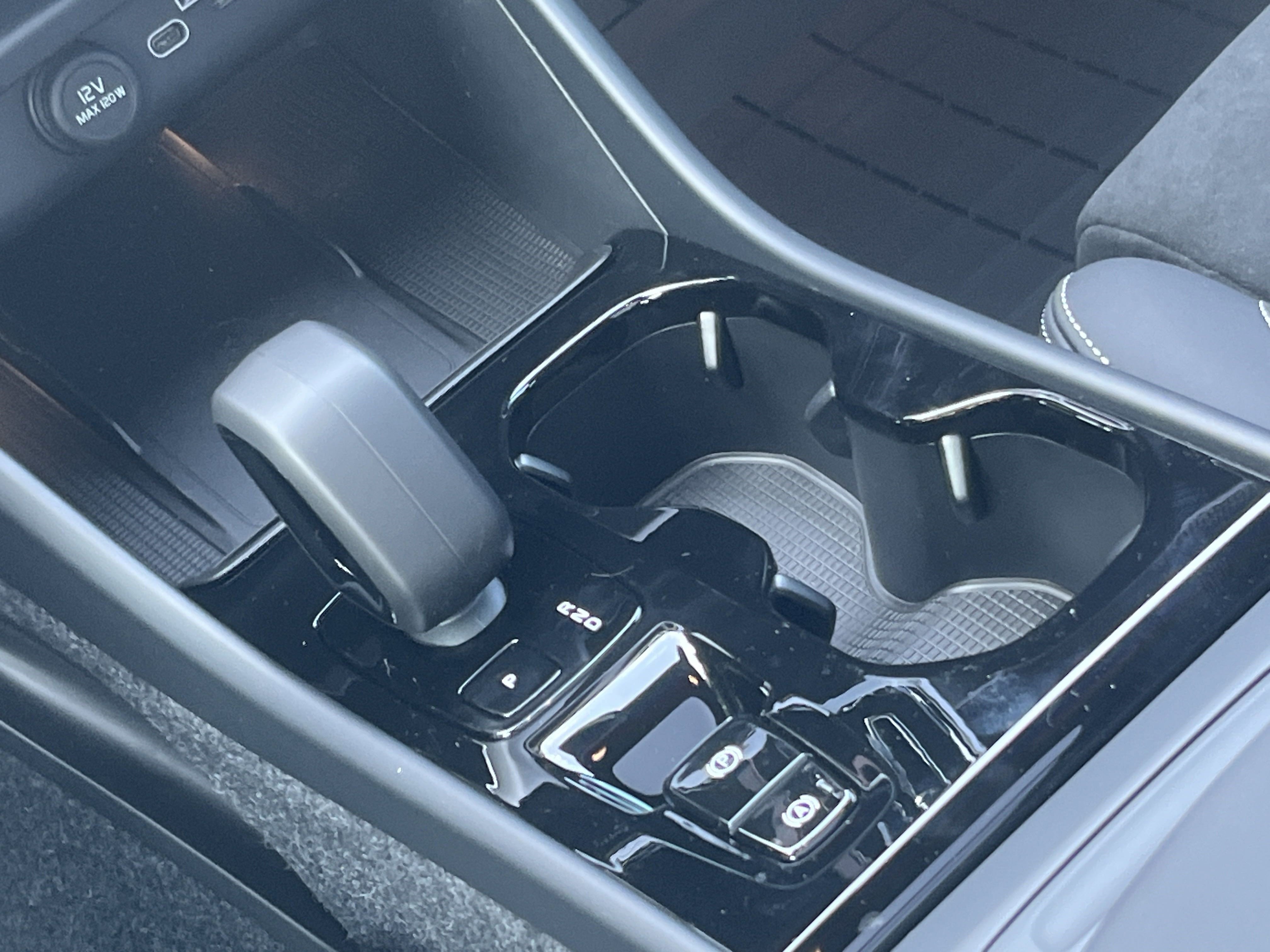 Used 2026 Volvo XC40 B5 Ultra w/ Protection Package Premier image 29