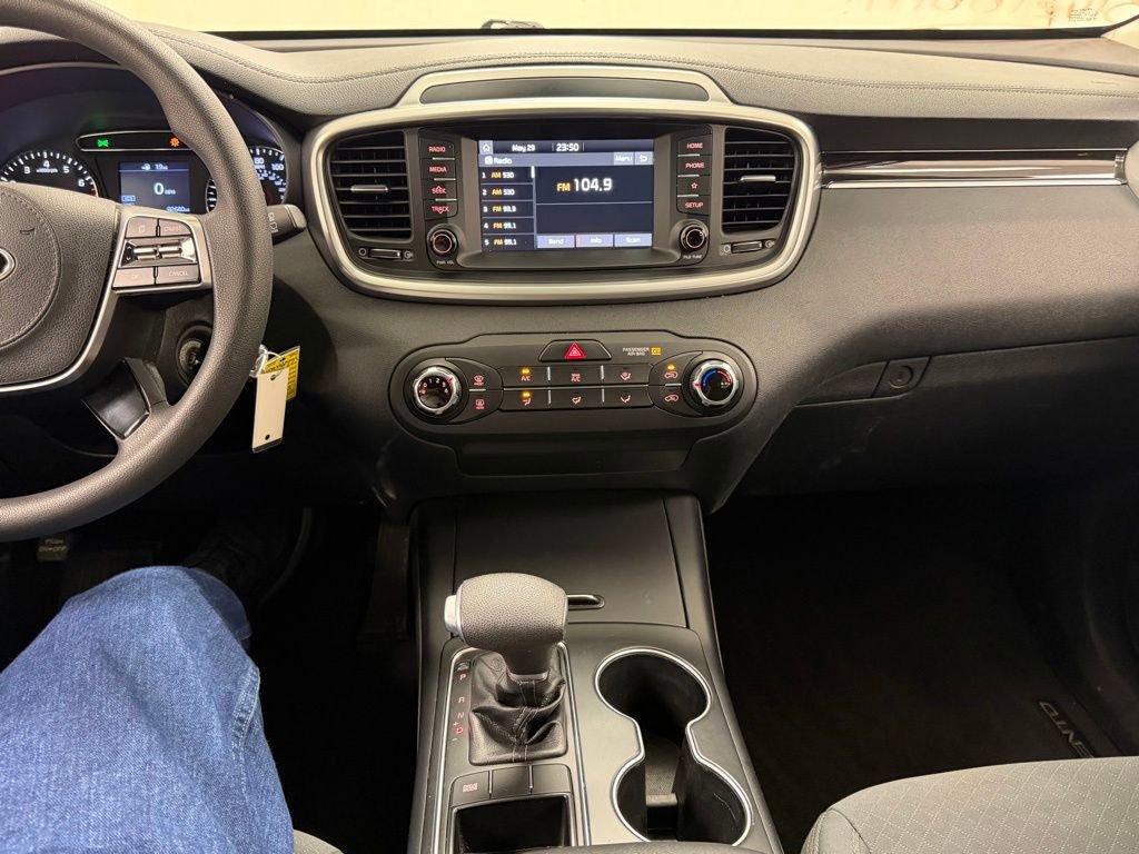 Used 2020 Kia Sorento L FWD image 25