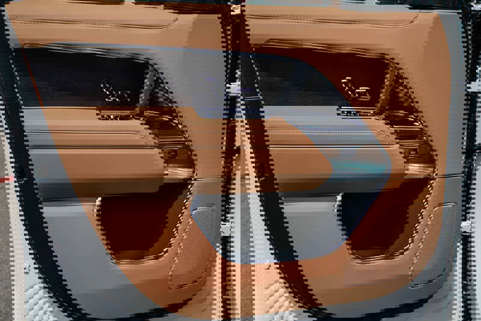 New 2026 Land Rover Range Rover SE image 21