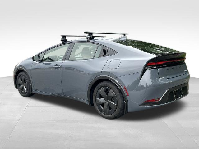 Used 2024 Toyota Prius LE AWD/4WD image 3