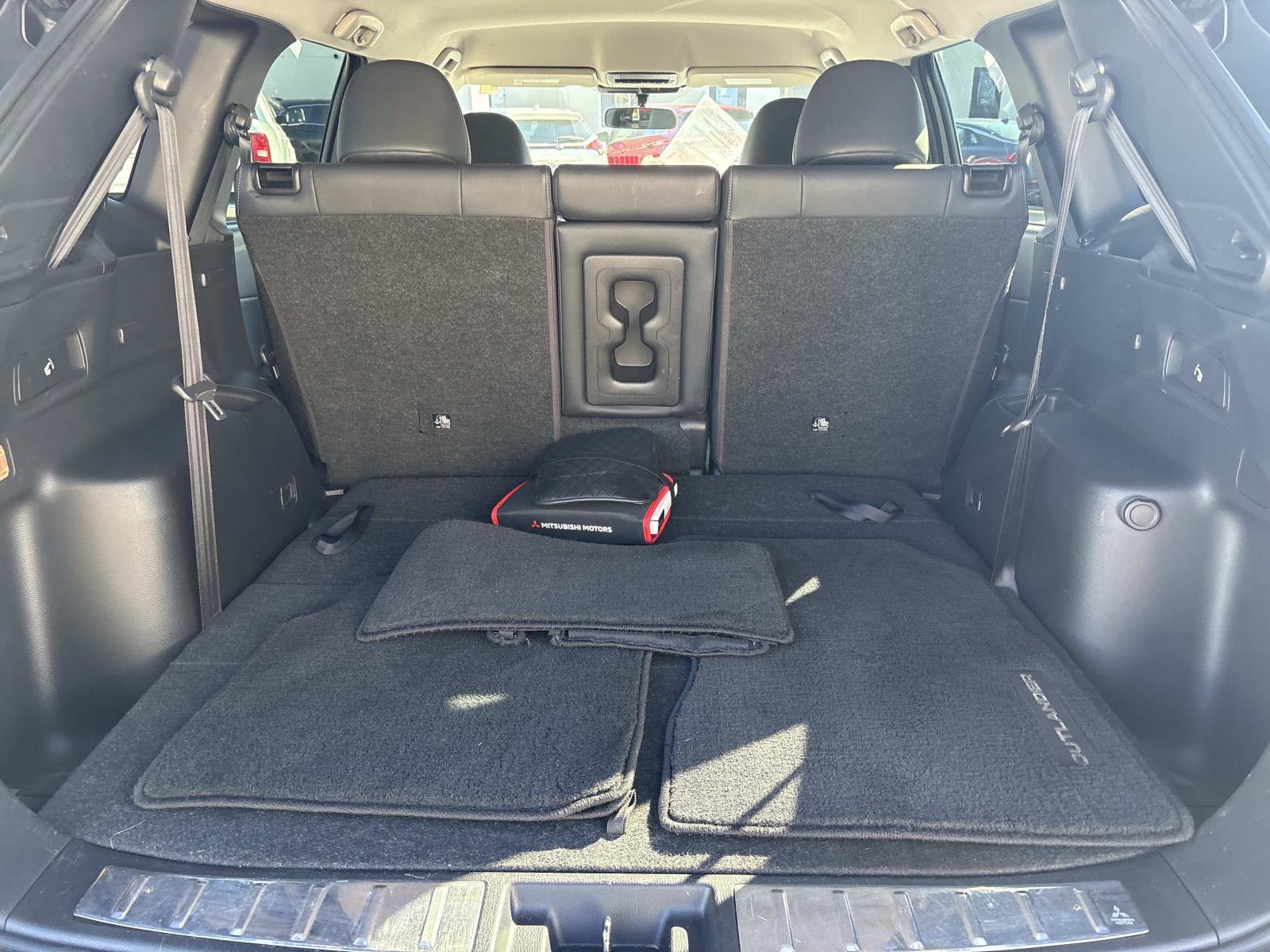 Used 2022 Mitsubishi Outlander SE image 5