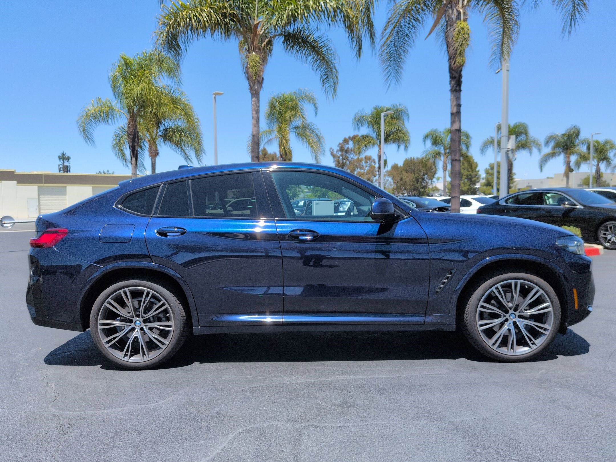 Certified 2023 BMW X4 xDrive30i w/ M Sport Package AWD/4WD image 11