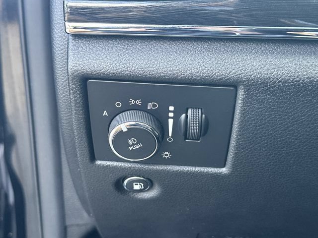 Used 2017 Jeep Grand Cherokee Trailhawk AWD/4WD image 25