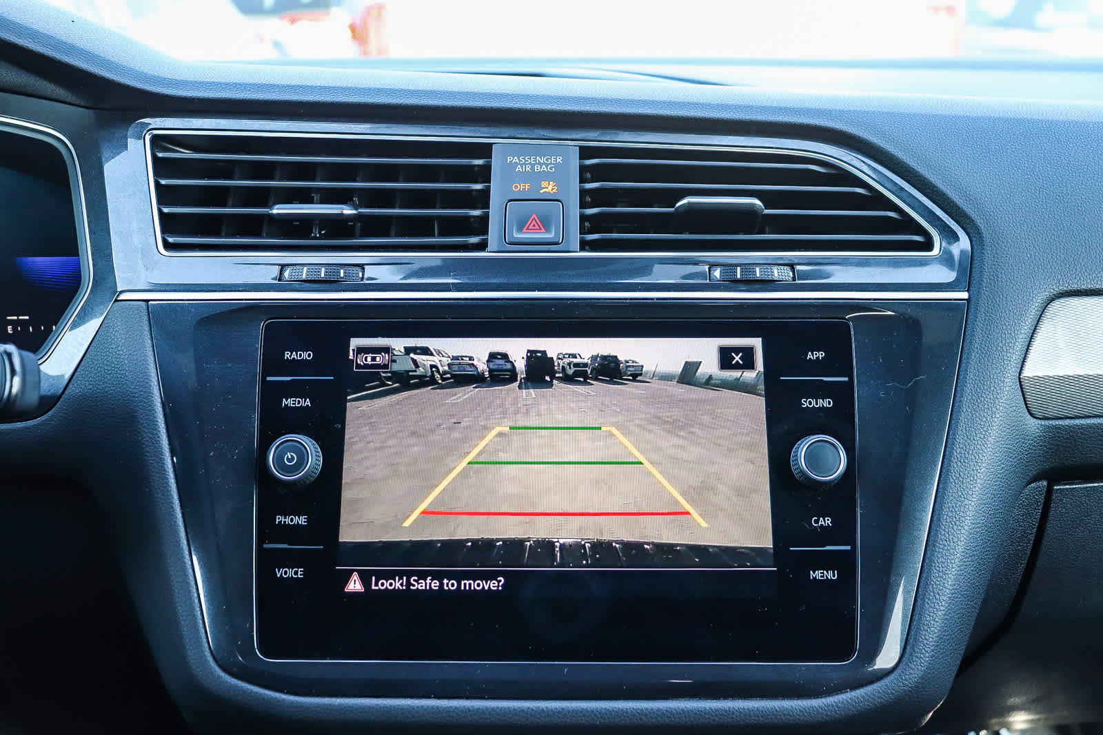 Used 2022 Volkswagen Tiguan SE R-Line image 22