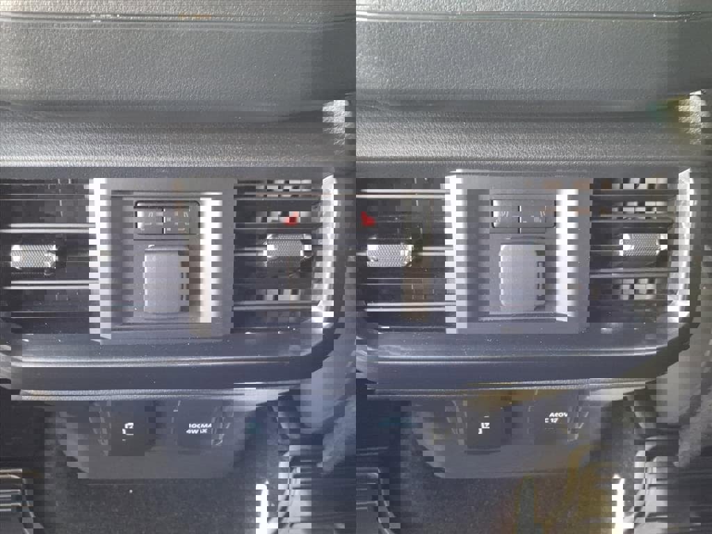 Certified 2022 Ford F150 Lariat w/ Equipment Group 502A High image 15