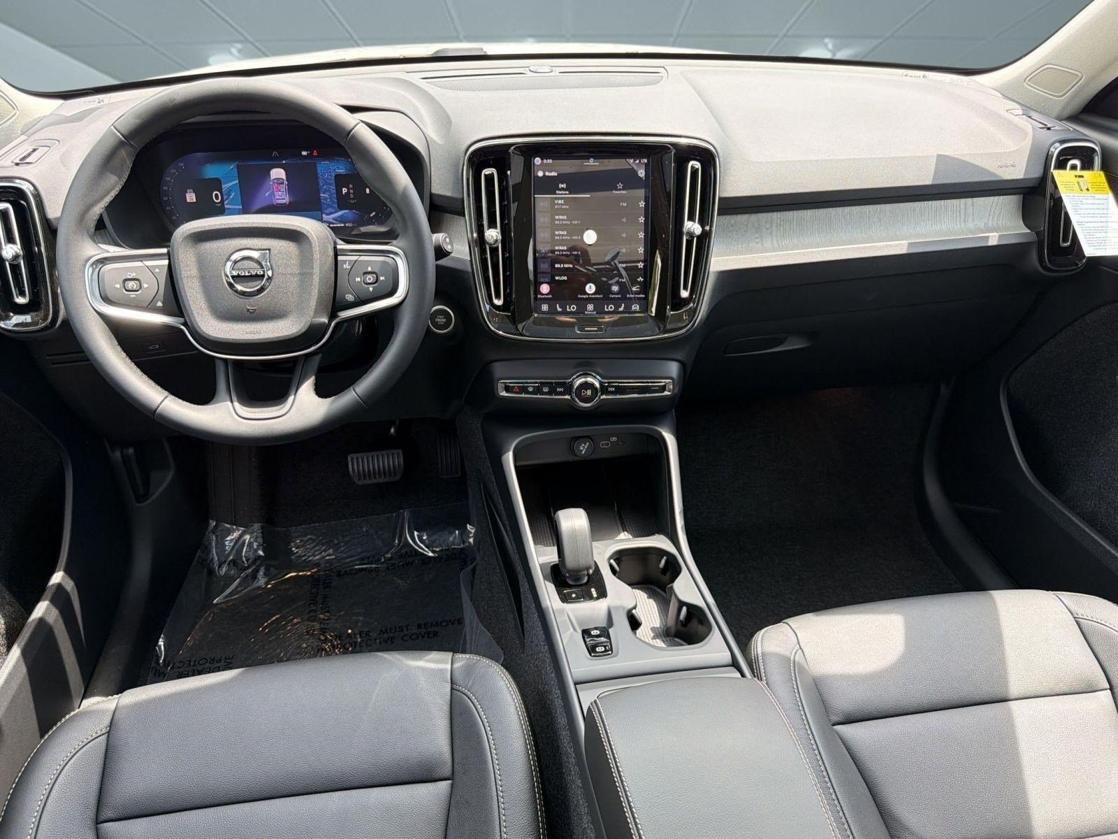 New 2026 Volvo XC40 B4 Core w/ Protection Package FWD image 25
