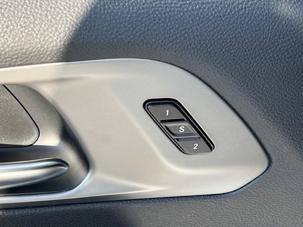 New 2027 Chrysler Pacifica Limited AWD/4WD image 17