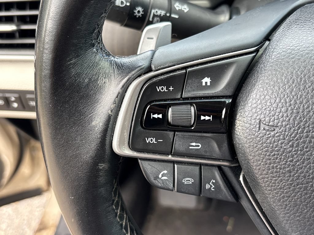 Used 2018 Honda Accord Touring image 17