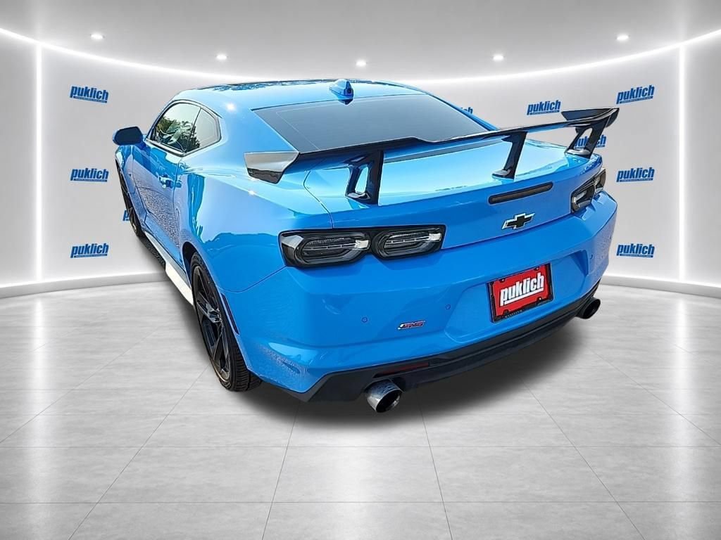 Certified 2023 Chevrolet Camaro SS RWD image 3