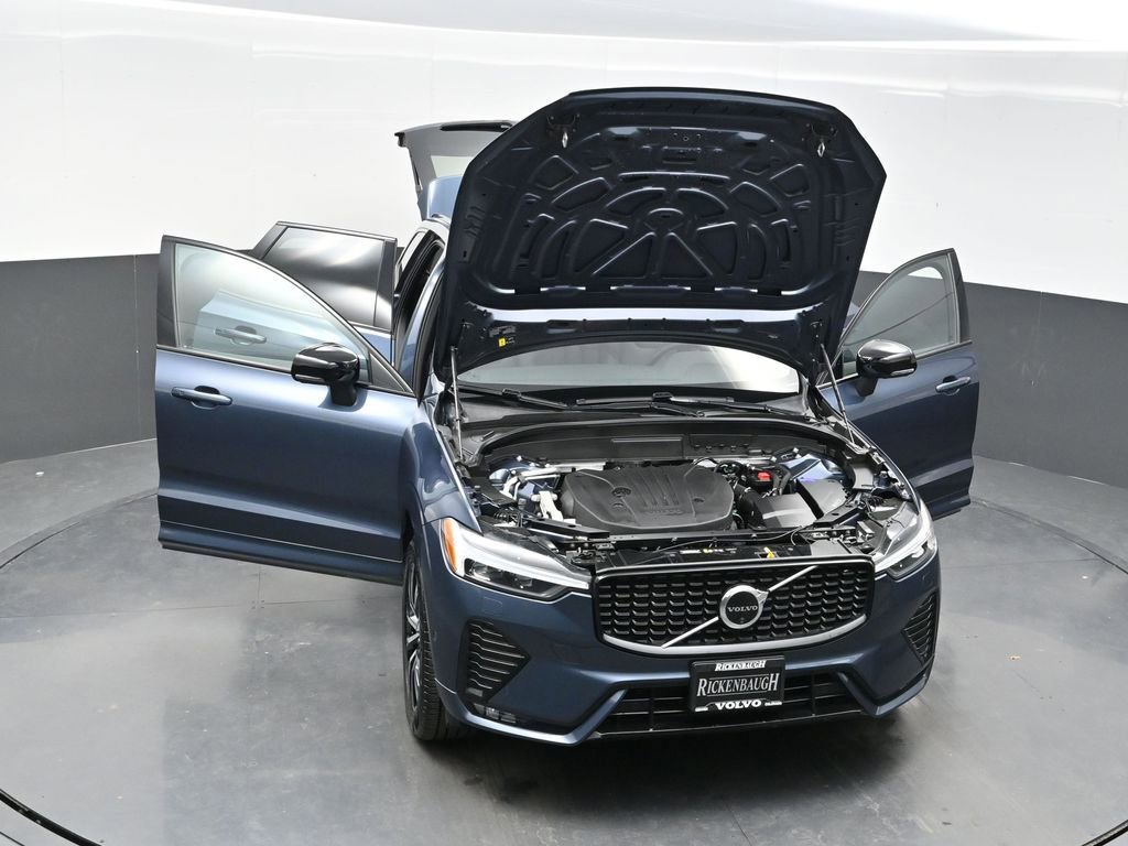 Used 2025 Volvo XC60 B5 Plus AWD/4WD image 34