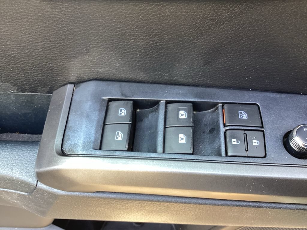 Used 2018 Toyota Tacoma TRD Sport AWD/4WD image 30