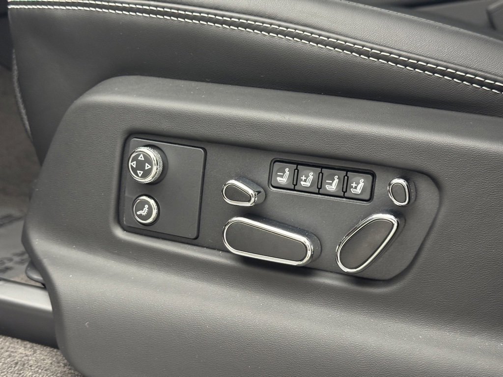 New 2025 Bentley Bentayga image 8