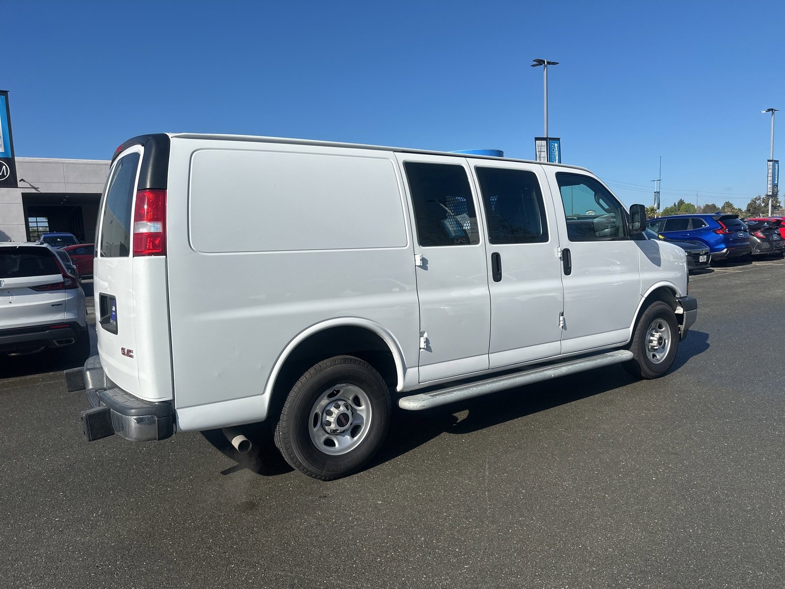 Used 2023 GMC Savana 2500 w/ Driver Convenience Package image 3