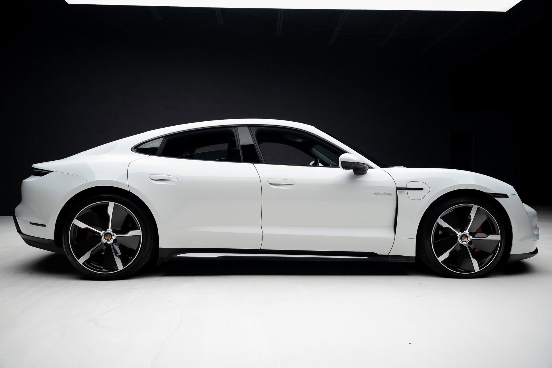 Used 2022 Porsche Taycan image 33