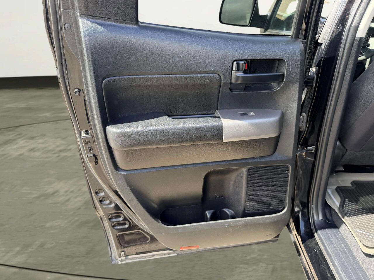 Used 2012 Toyota Tundra 4x4 Double Cab w/ SR5 Pkg image 13