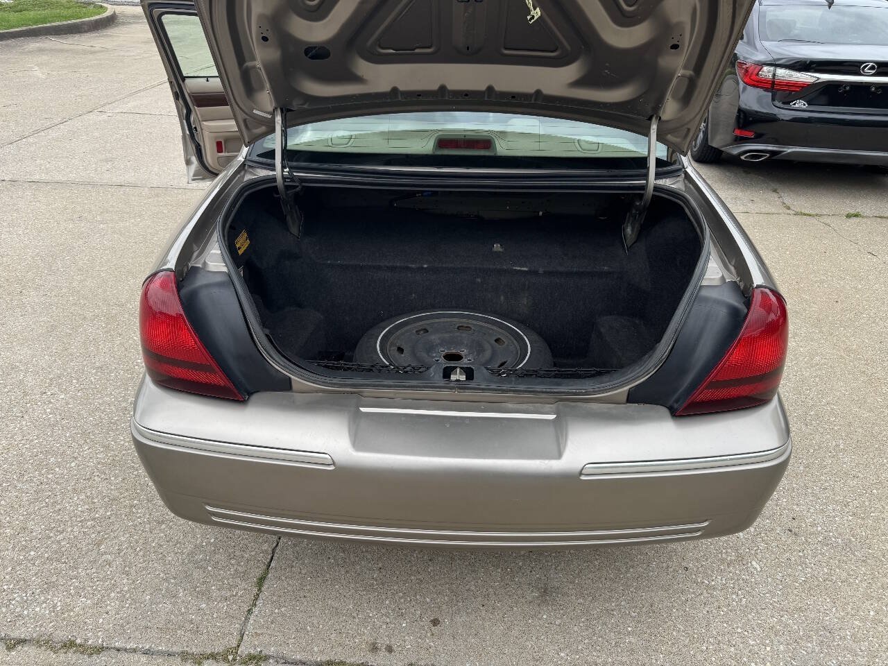 Used 2003 Mercury Grand Marquis LS RWD image 27