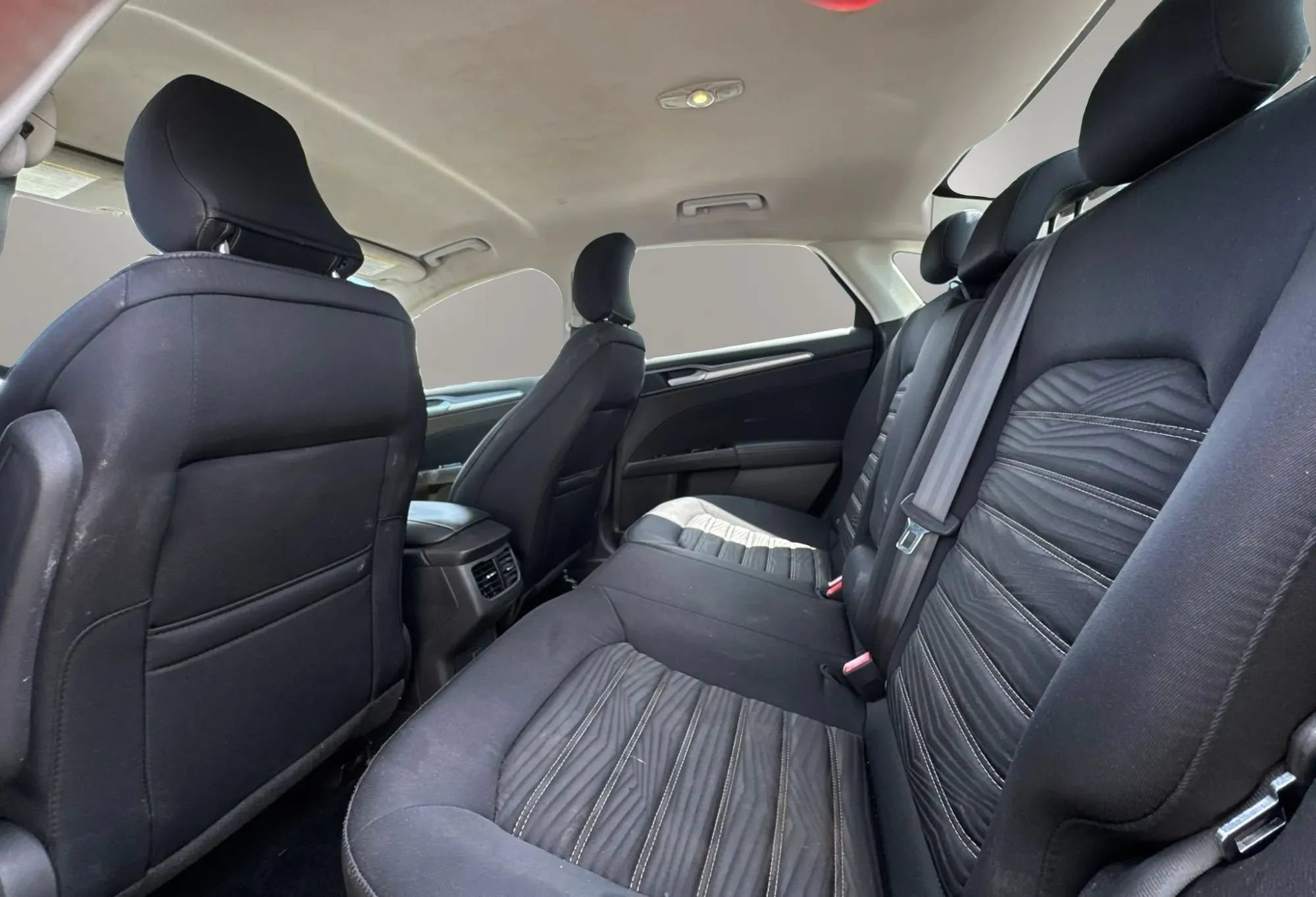 Used 2016 Ford Fusion SE FWD image 13