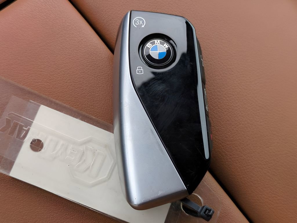 Used 2023 BMW X7 xDrive40i w/ Premium Package image 30