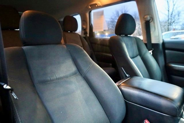Used 2019 Nissan Pathfinder SV image 39