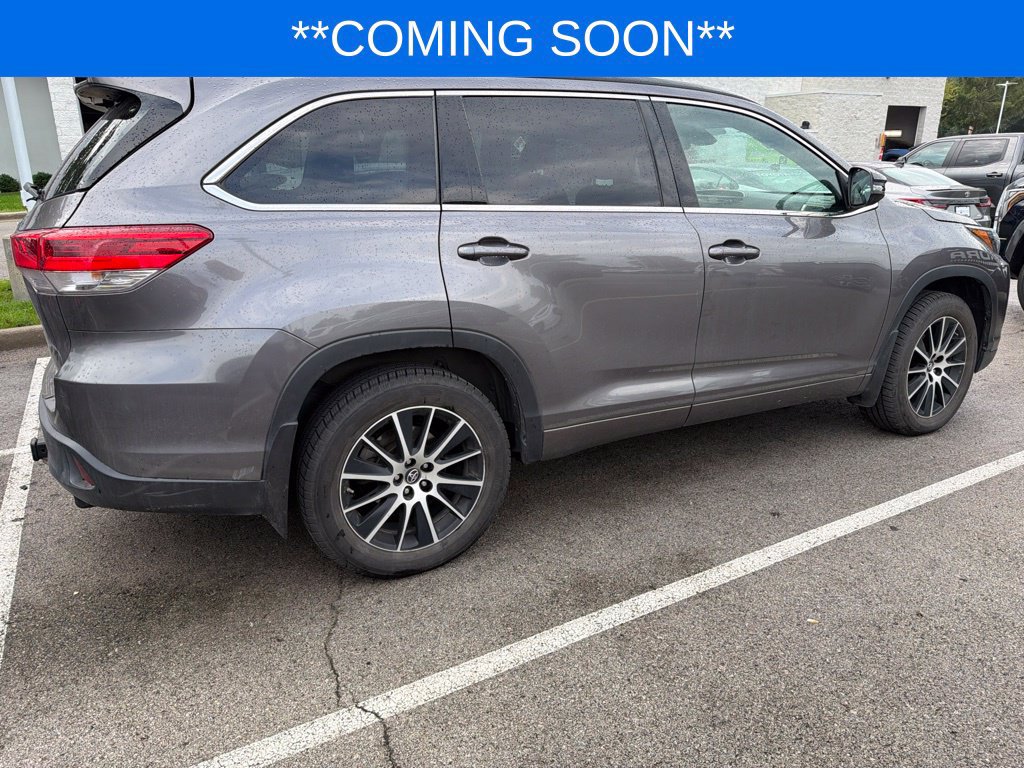 Used 2018 Toyota Highlander SE AWD/4WD image 5