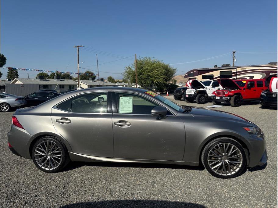 Used 2014 Lexus IS 250 w/ Navigation Package RWD image 4