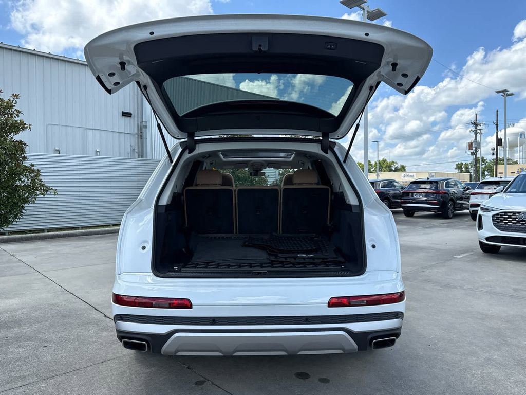 Used 2025 Audi Q7 3.0T Prestige image 34
