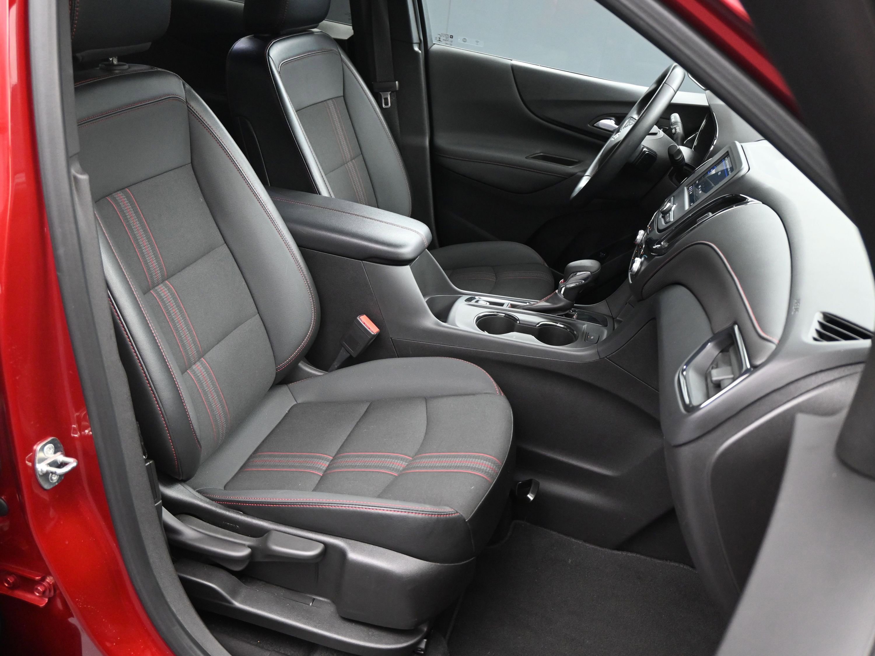 Used 2023 Chevrolet Equinox RS image 11