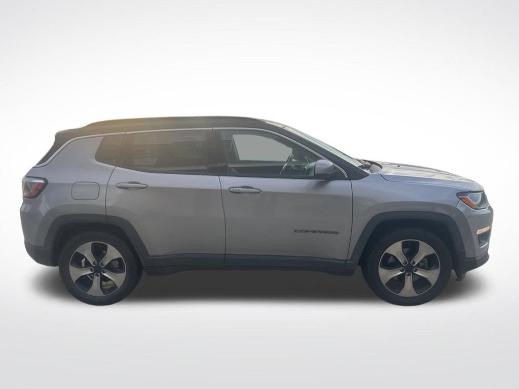 Used 2018 Jeep Compass Latitude w/ Popular Equipment Group FWD image 13