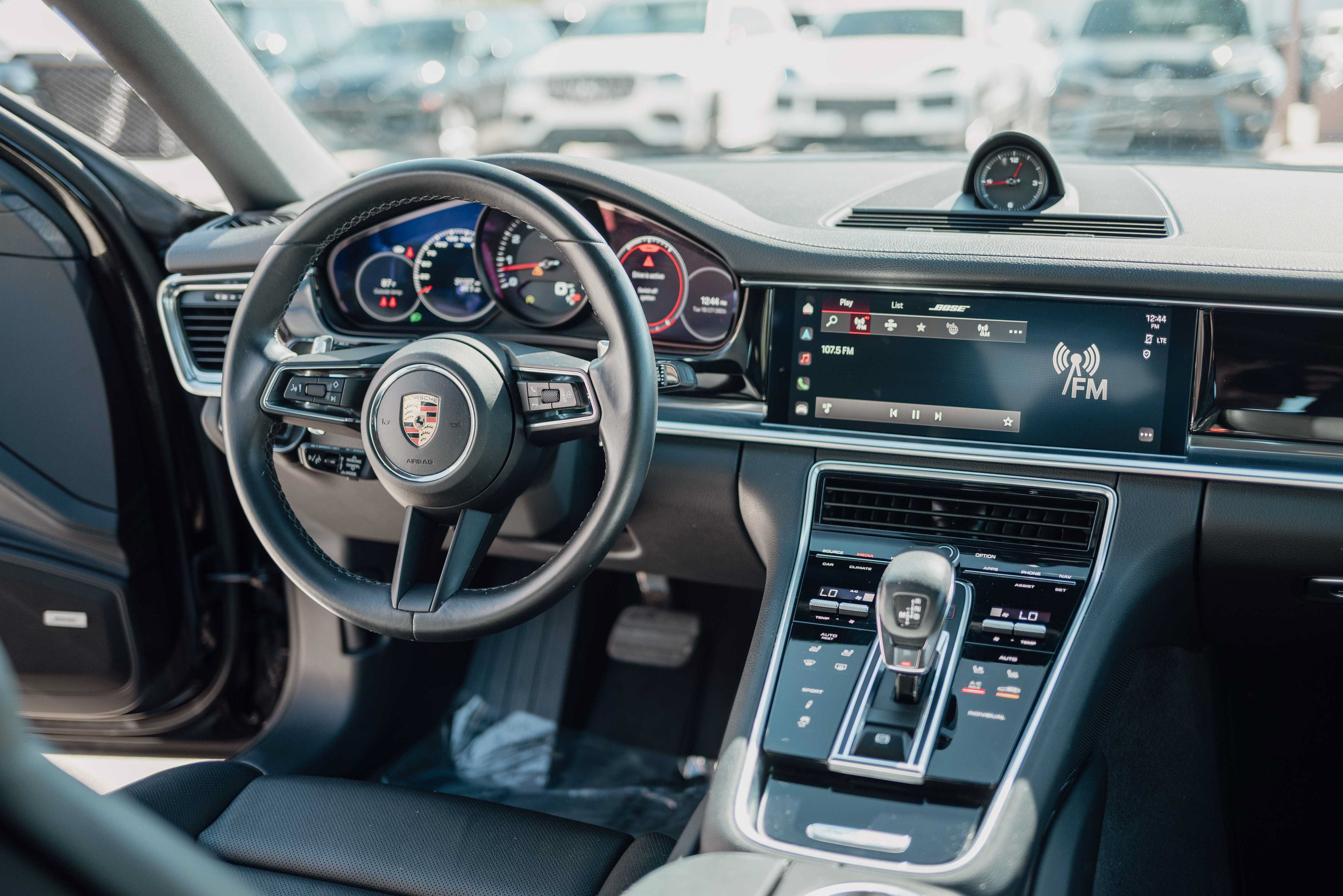 Used 2023 Porsche Panamera RWD image 6