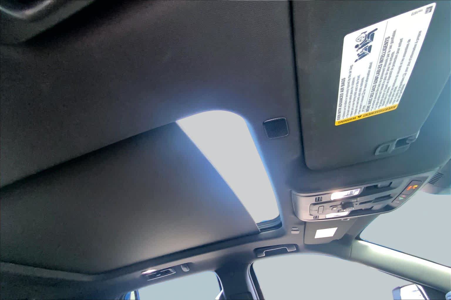 Used 2024 Chevrolet Tahoe High Country AWD/4WD image 14