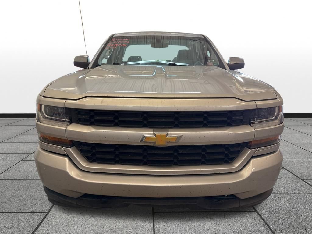 Used 2017 Chevrolet Silverado 1500 Custom w/ Custom Convenience Package AWD/4WD image 2