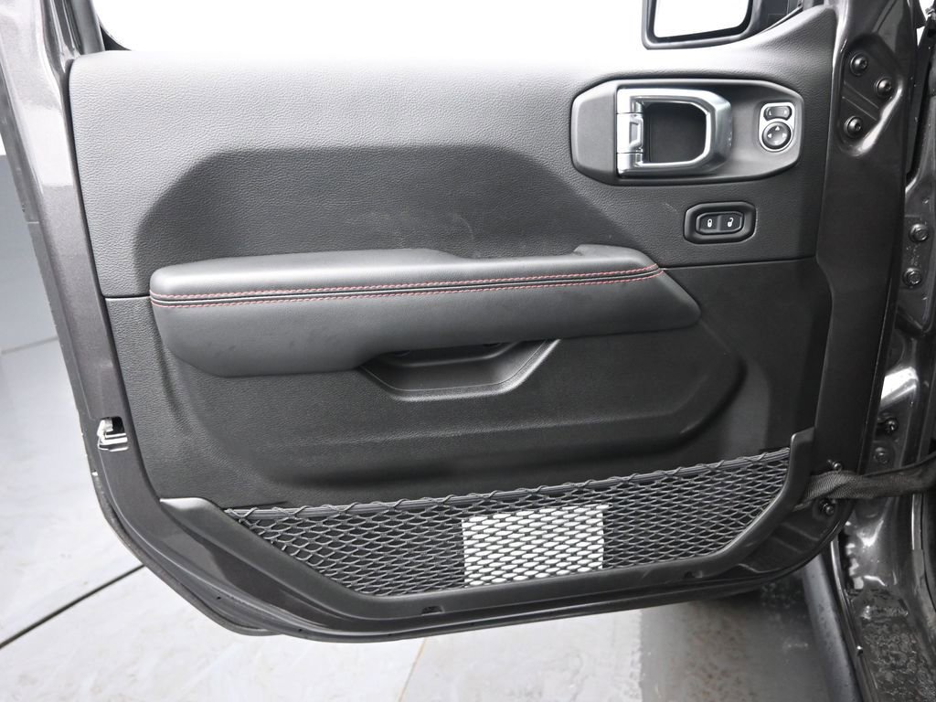 Used 2025 Jeep Wrangler Unlimited Rubicon image 28