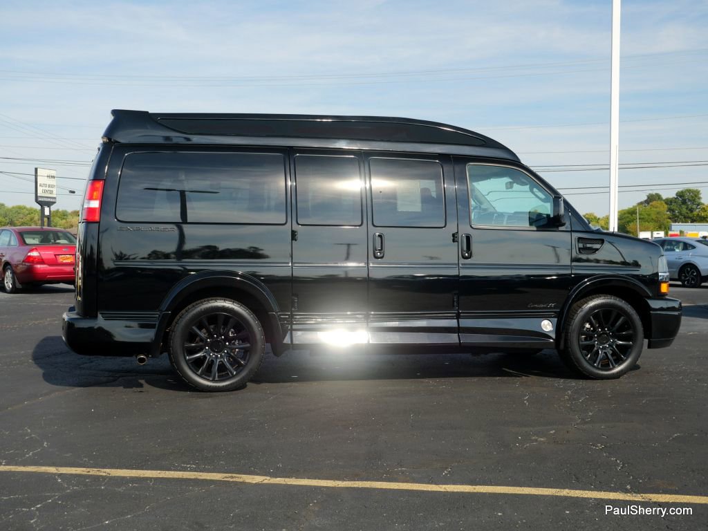 Used 2021 Chevrolet Express 2500 image 18