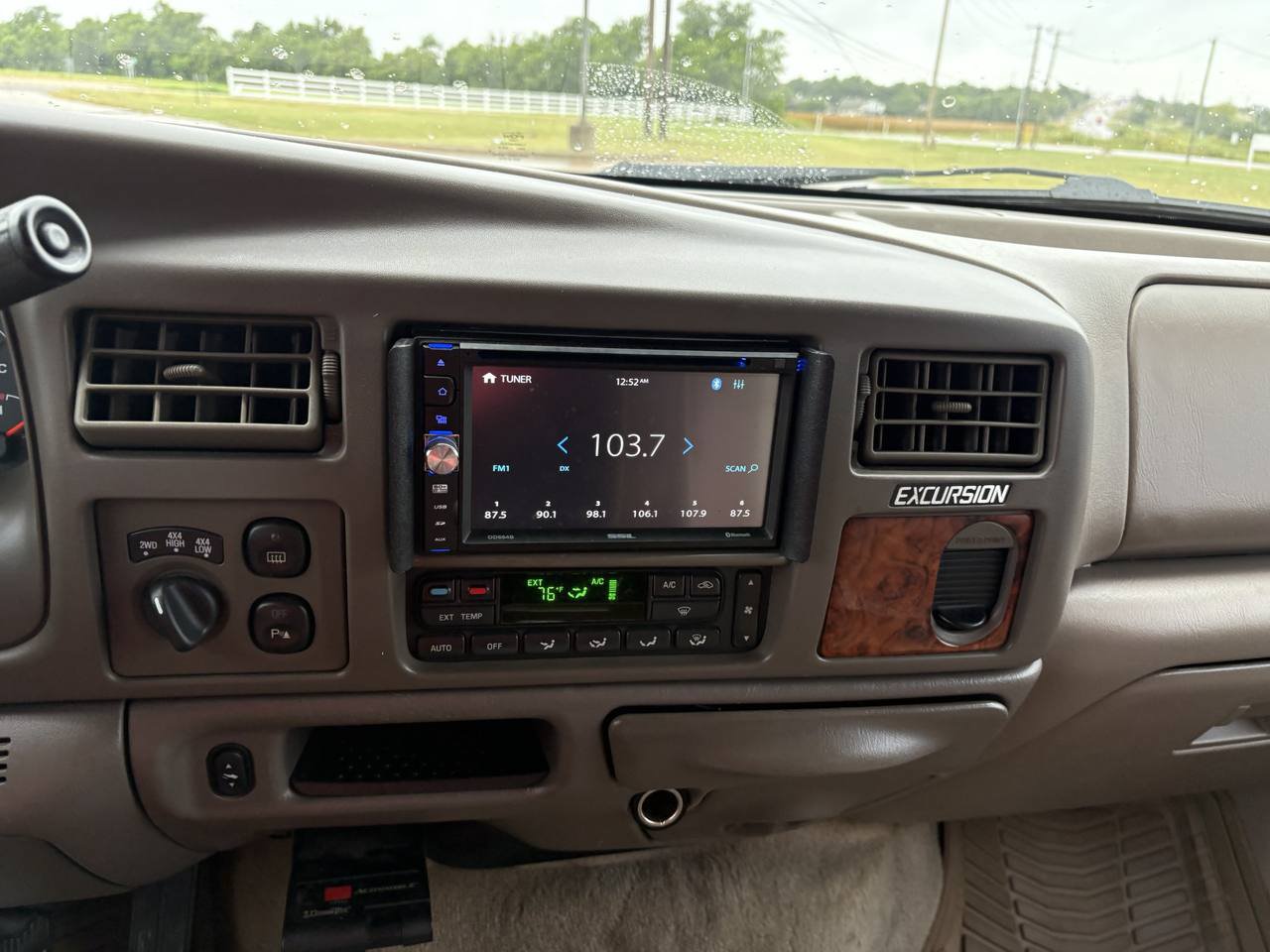 Used 2002 Ford Excursion Limited AWD/4WD image 17