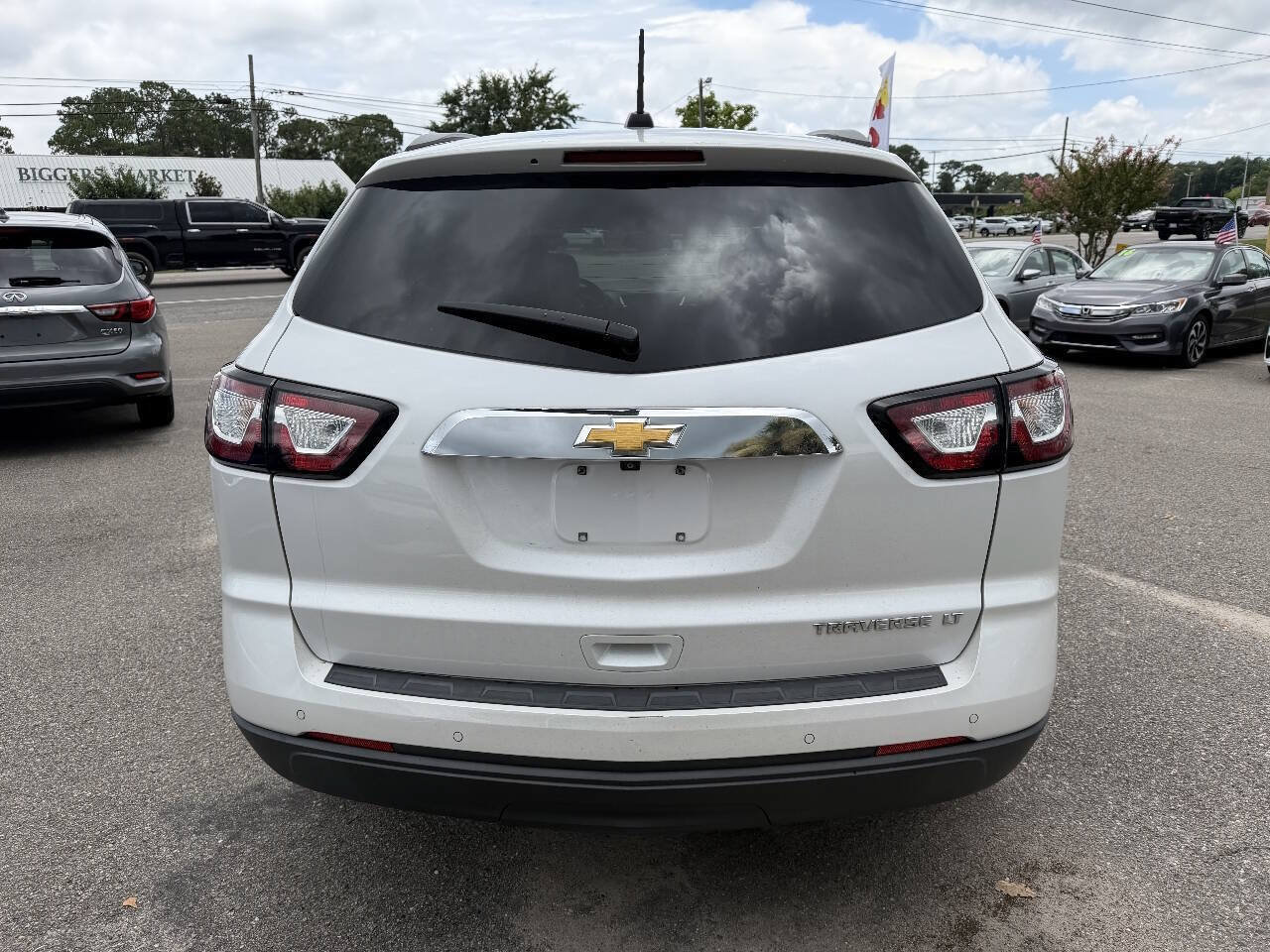 Used 2016 Chevrolet Traverse LT FWD image 6