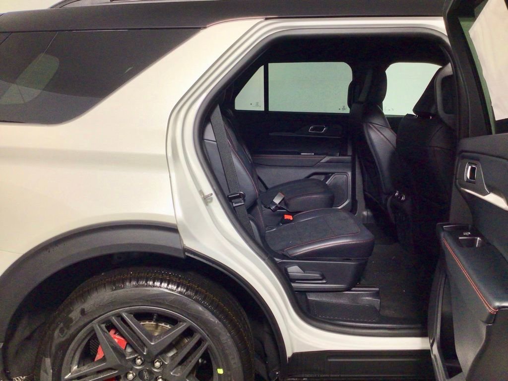New 2026 Ford Explorer ST image 32
