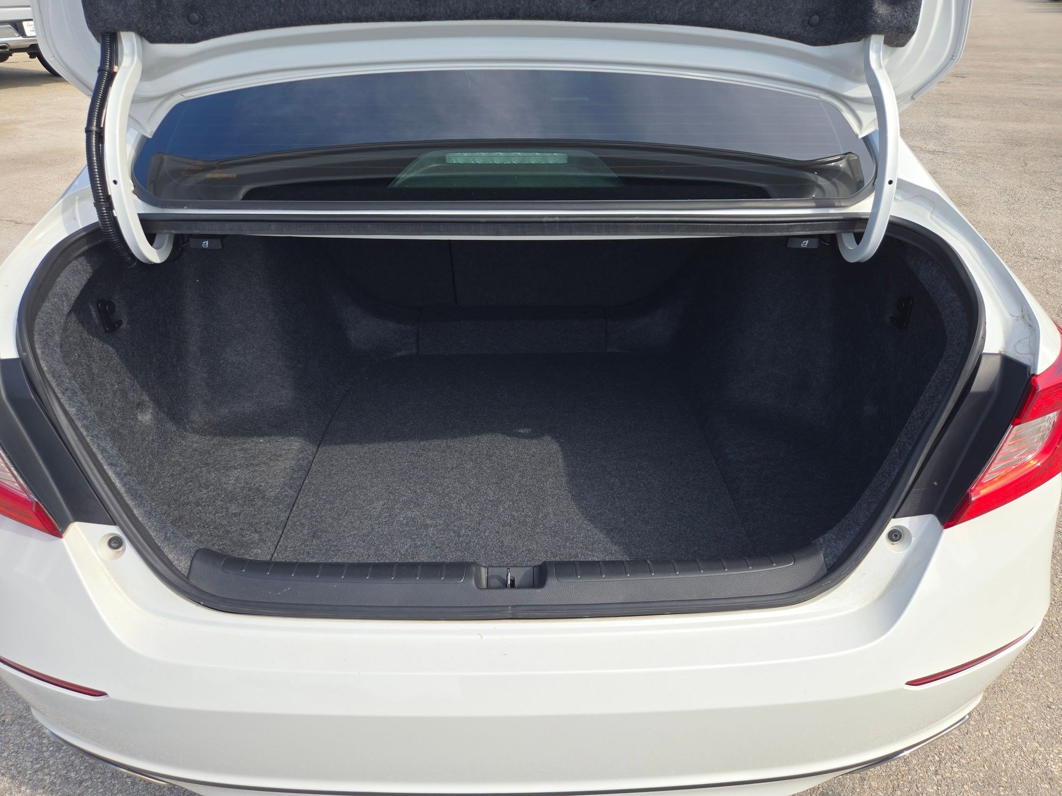 Used 2020 Honda Accord Sport image 21