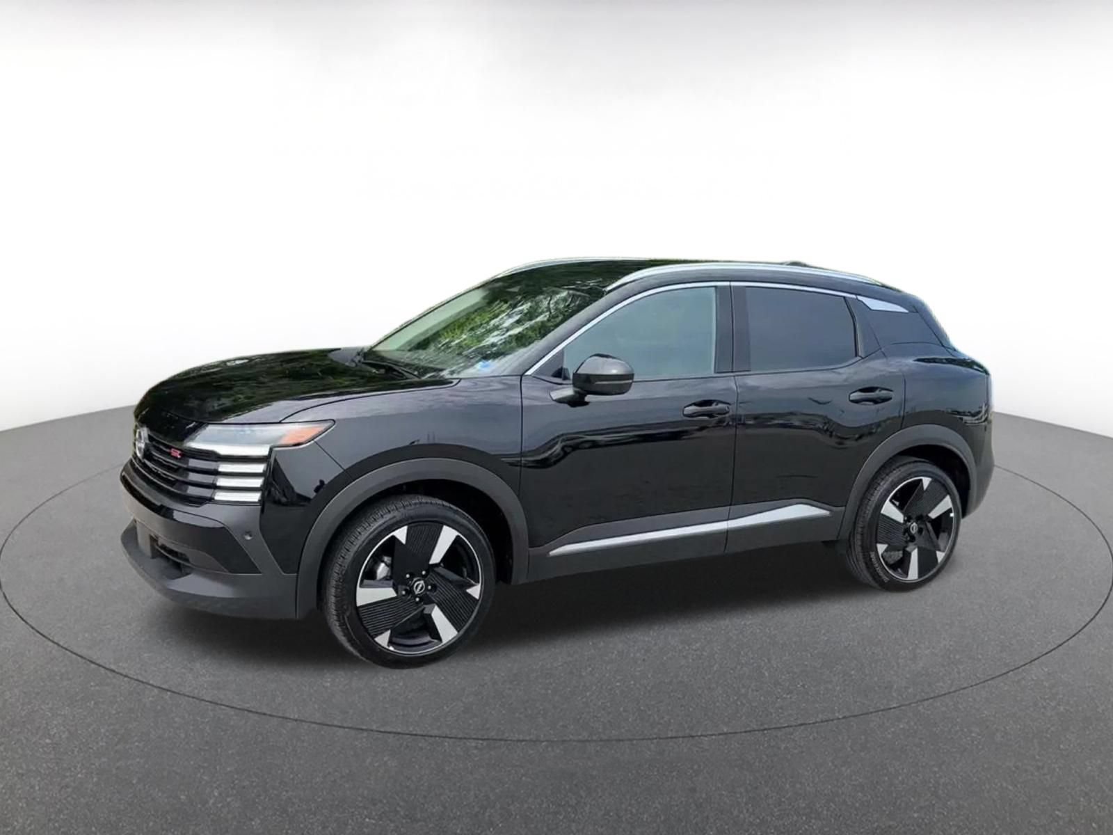 Used 2026 Nissan Kicks SR AWD/4WD image 8