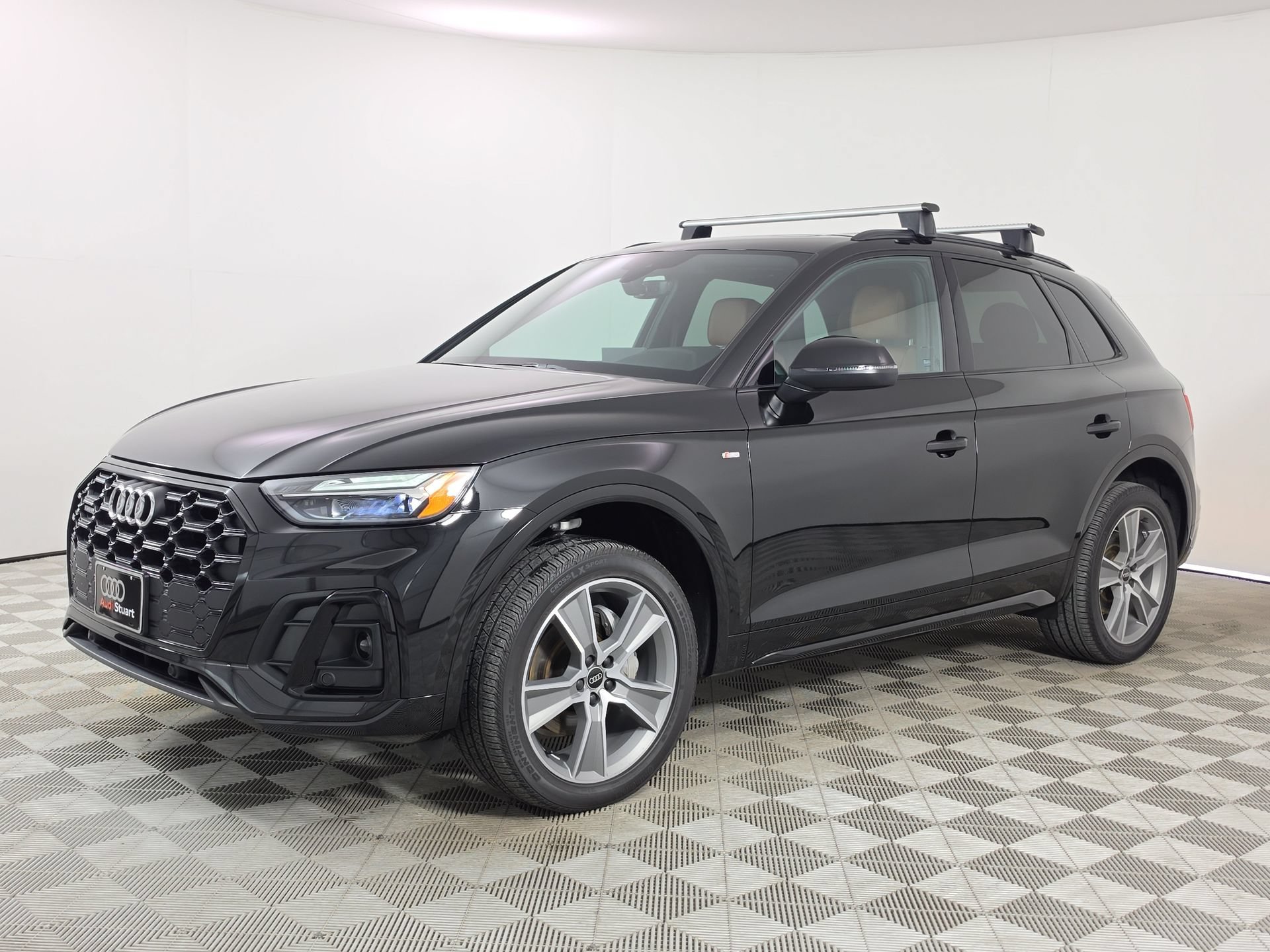 Certified 2025 Audi Q5 2.0T Premium AWD/4WD image 3