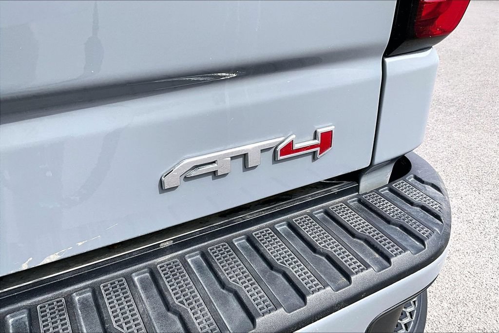 Used 2024 GMC Sierra 1500 AT4 w/ Technology Package AWD/4WD image 39
