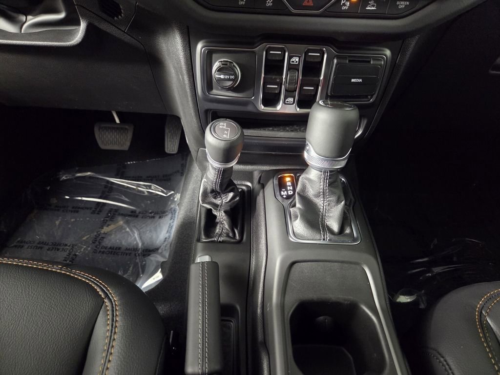 New 2026 Jeep Gladiator Sport AWD/4WD image 11