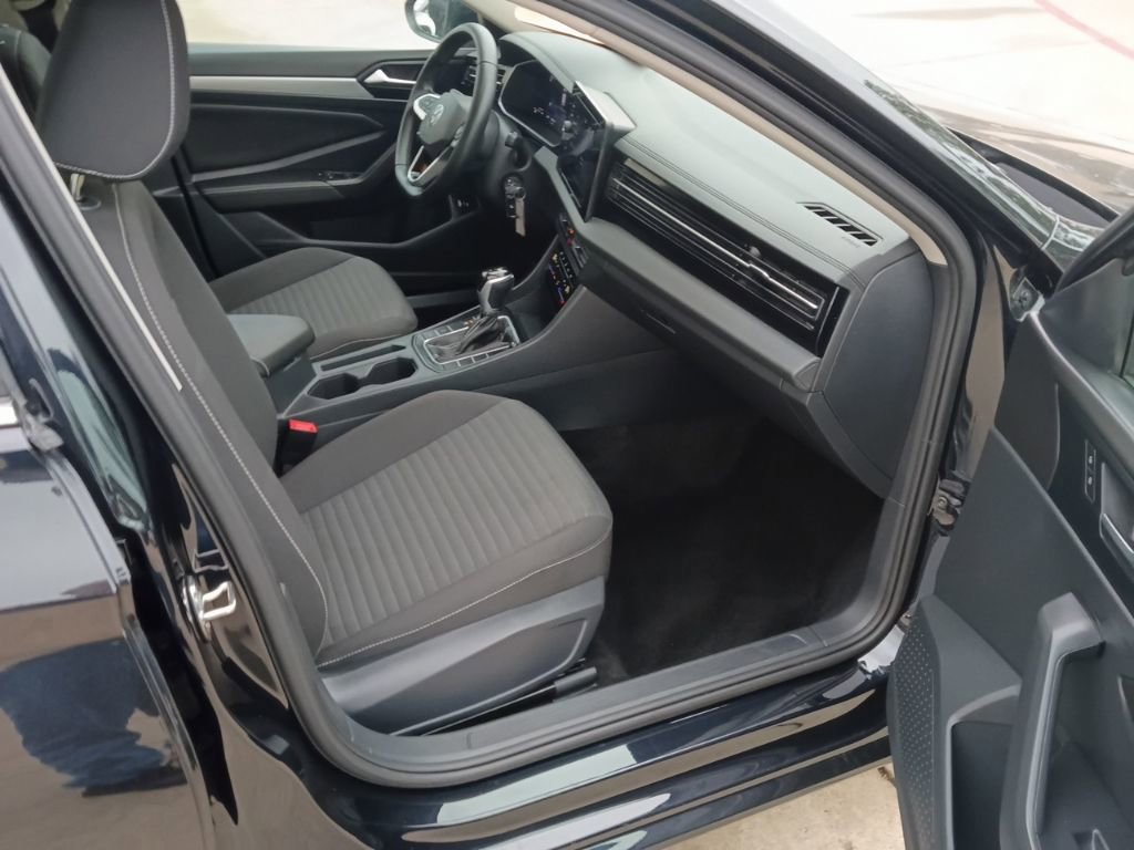 Used 2025 Volkswagen Jetta S image 8