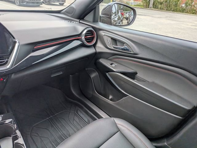 Used 2025 Chevrolet Trax RS w/ Driver Confidence Package image 18