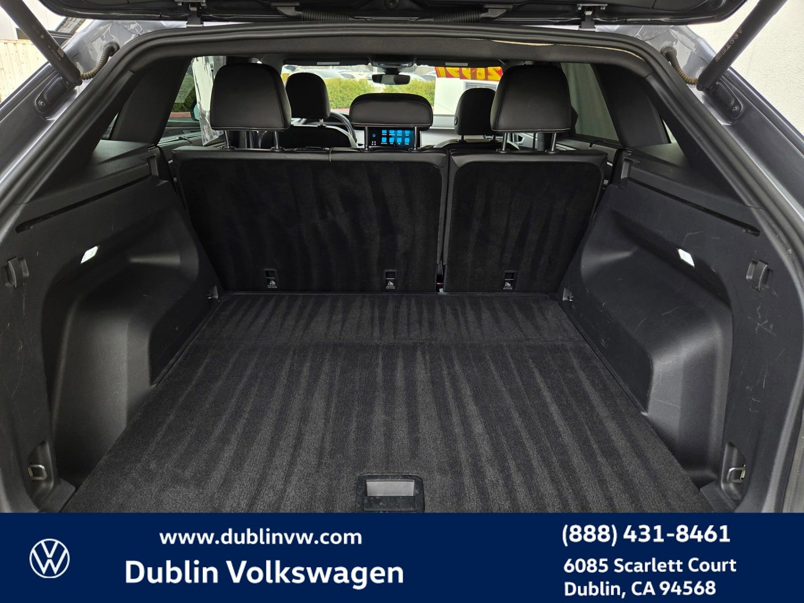 Used 2024 Volkswagen Atlas Cross Sport SE image 24